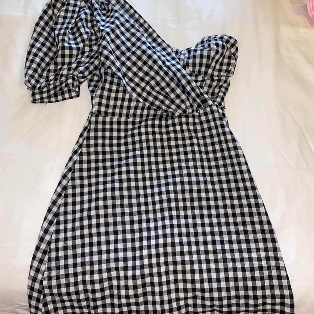 NWT pretty little thing gingham asymmetrical one shoulder dress
